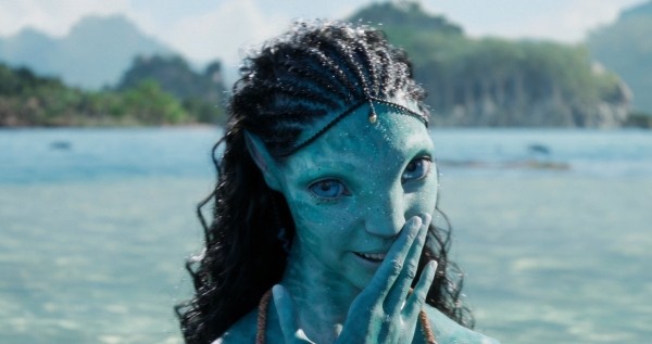 
                    Обзор фильма «Аватар: Путь воды». Возвращение кэмероновского чуда — шаманизм визуальных эффектов и сценарий, который можно уместить в брошюру
                